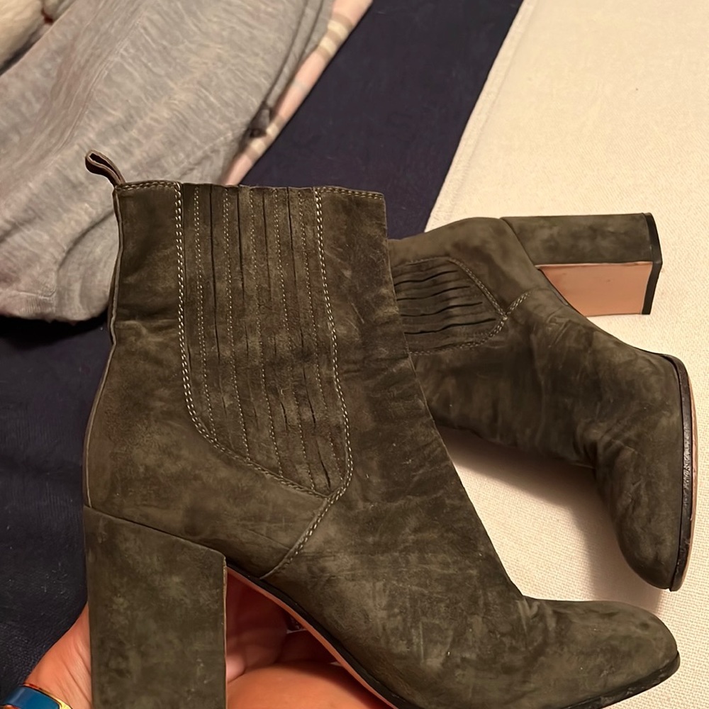 Grey suede Gianvitto Rossi worn booties size 39